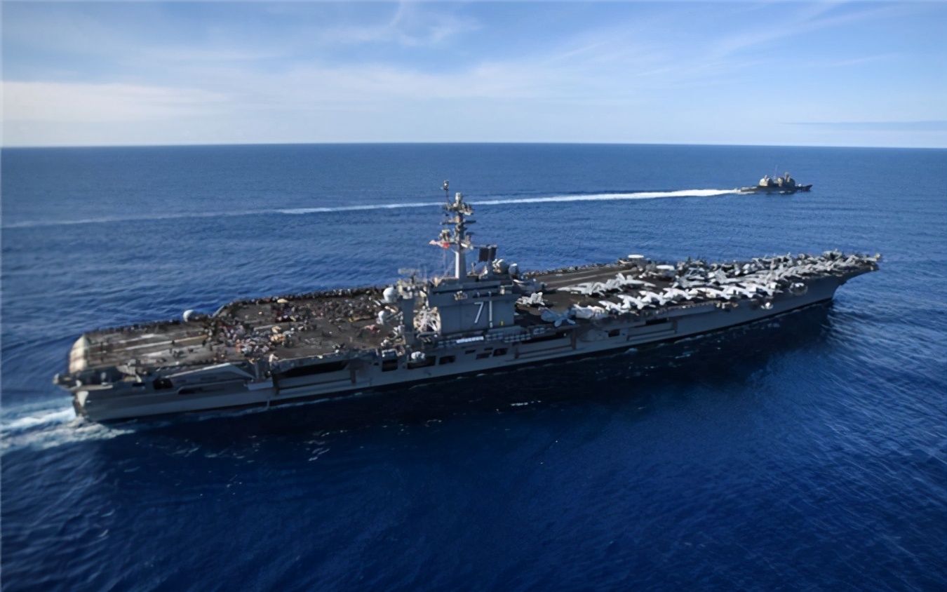美国军舰连续两日来南海骚扰，中国出动航母编