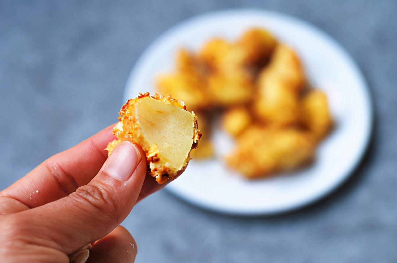 外酥裡脆的蘋果派，不加糖，不加油，低脂低熱量，饞哭隔壁孩子