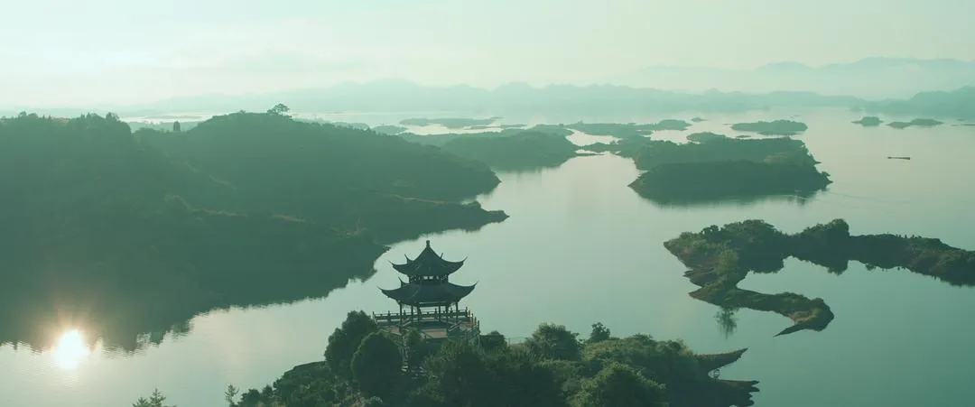 十一想玩不知道去哪？这些《我和我的家乡》拍摄地值得打卡