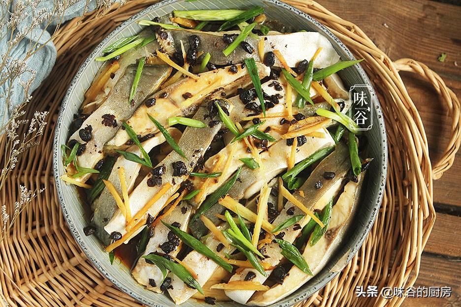 這菜簡單一蒸就好，冬天我常做給孩子吃，鮮到流口水，營養又美味