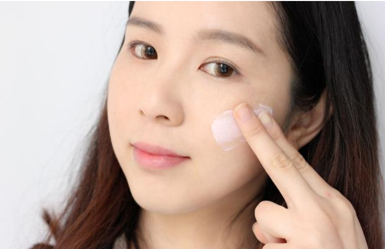 化妆后起皮、斑驳、卡粉？选对“妆前乳”很重要，这份攻略请收好
