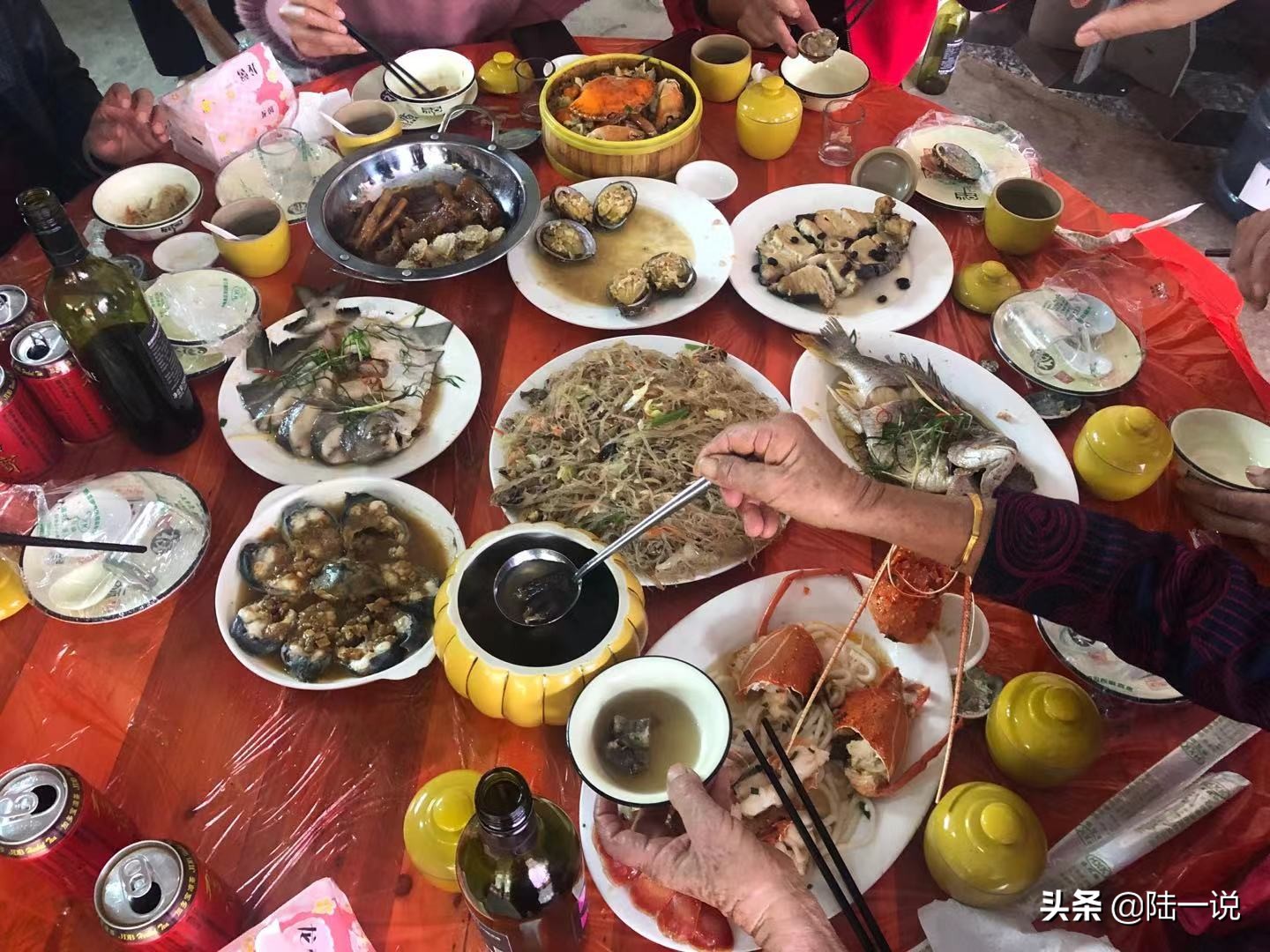 闽南农村婚宴，广东看了要颤抖，龙虾鲍鱼只是标配，燕窝漱口来啦