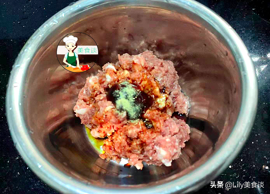 冷天包饺子别再用韭菜了，用此菜鲜甜营养，一咬满嘴爆汁，吃嗨了