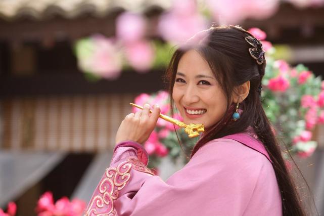 A TV series that makes people unable to hold back tears, a song of Huaxu quotes weaving dreams, people who are trapped by love