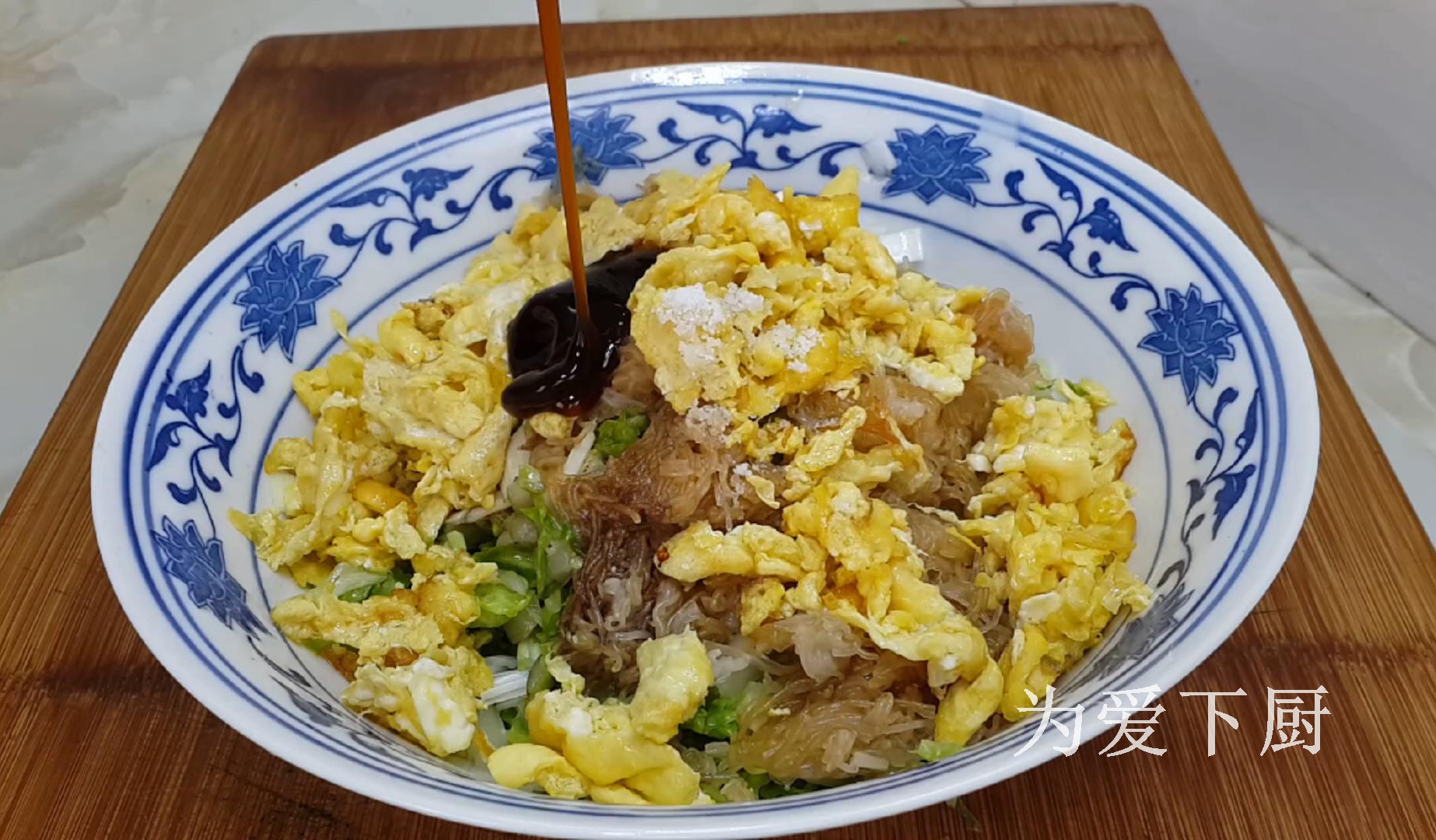 冬天白菜別燉著吃了，鍋裡烙一烙，比包子餃子還香，真的非常好吃