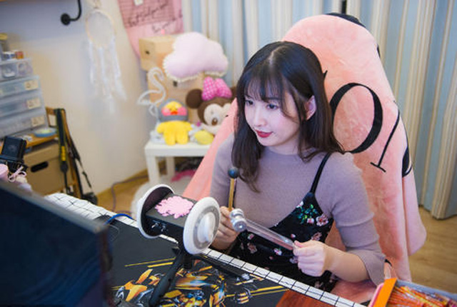 直播睡觉“赚钱”、“哄”人睡觉还赚钱！年轻人的消费观怎么了？