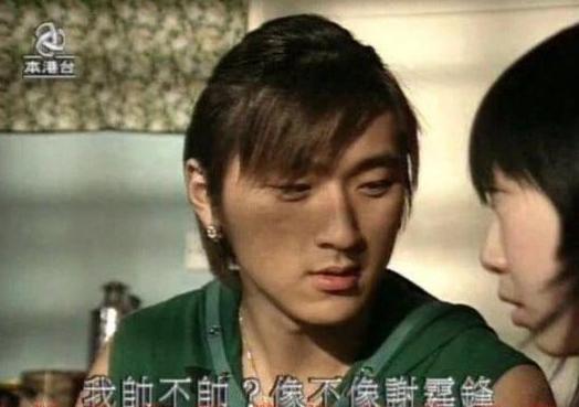 模特出身只能出演配角，养4个孩子压力太大，无