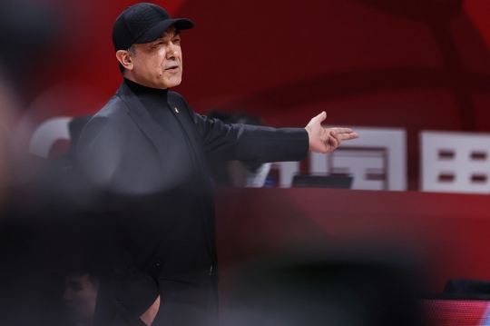 CBA：阿的江赛后违规点评裁判吹罚被通报批评+罚