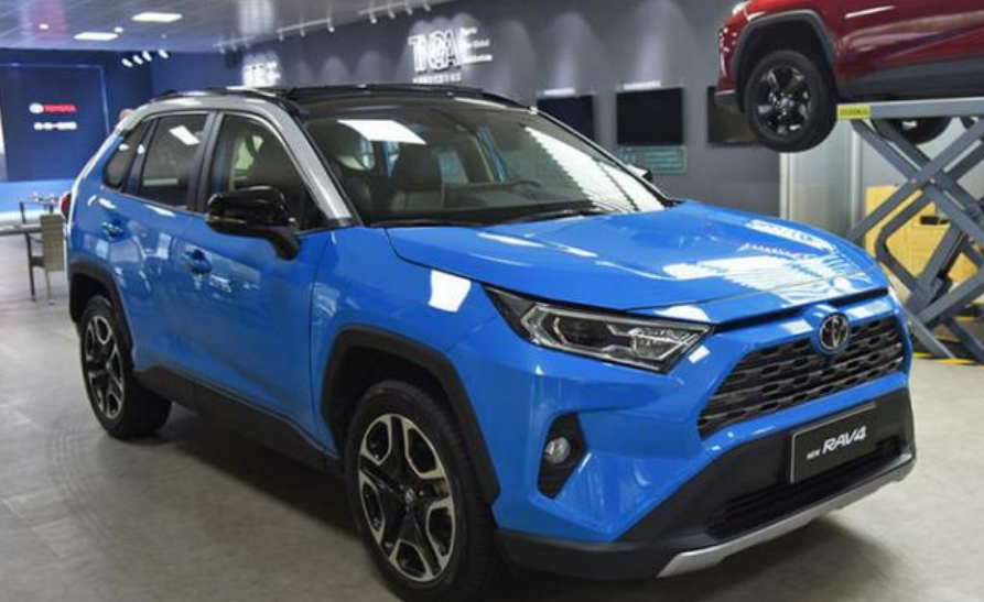 RAV4插混版实车曝光，306马力油耗仅1.1L，吐槽开始