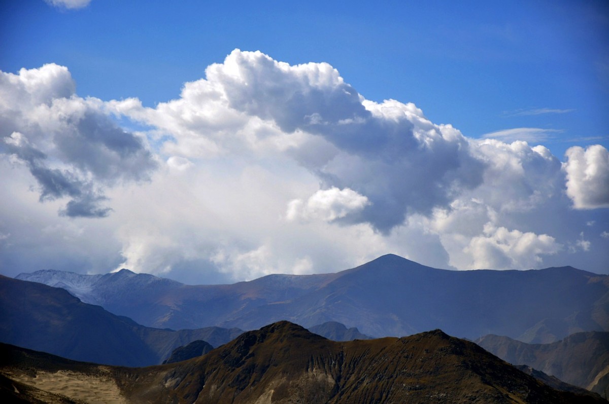 面对高维度的优势，低维度的数量优势无济于事