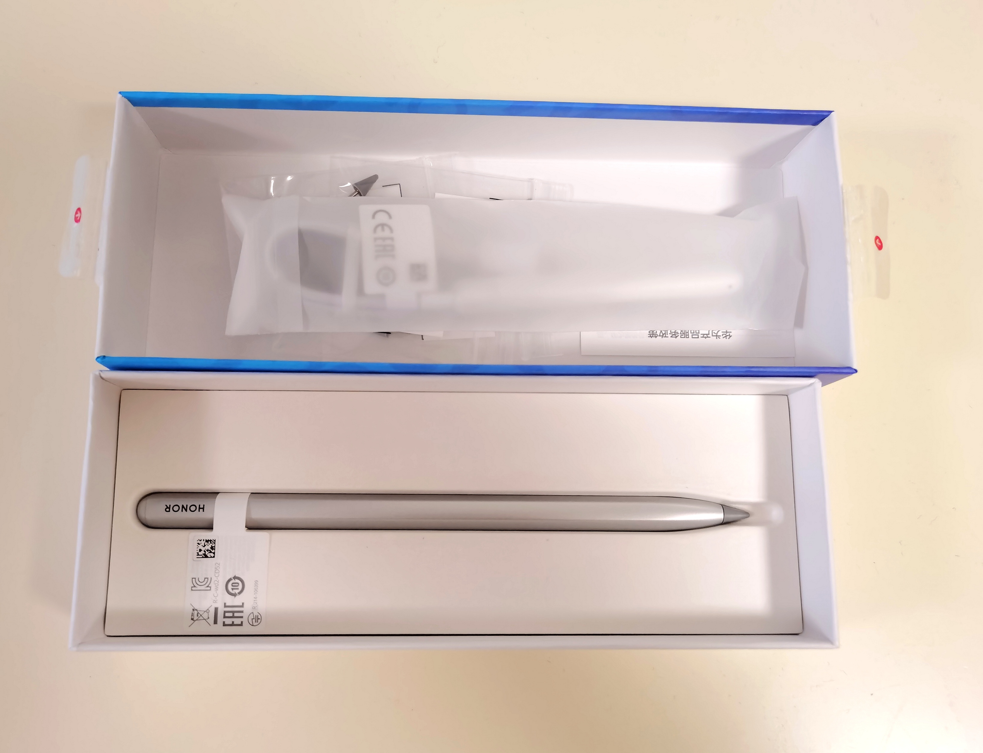 这次我想抛开硬件参数来谈谈体验，来自荣耀平