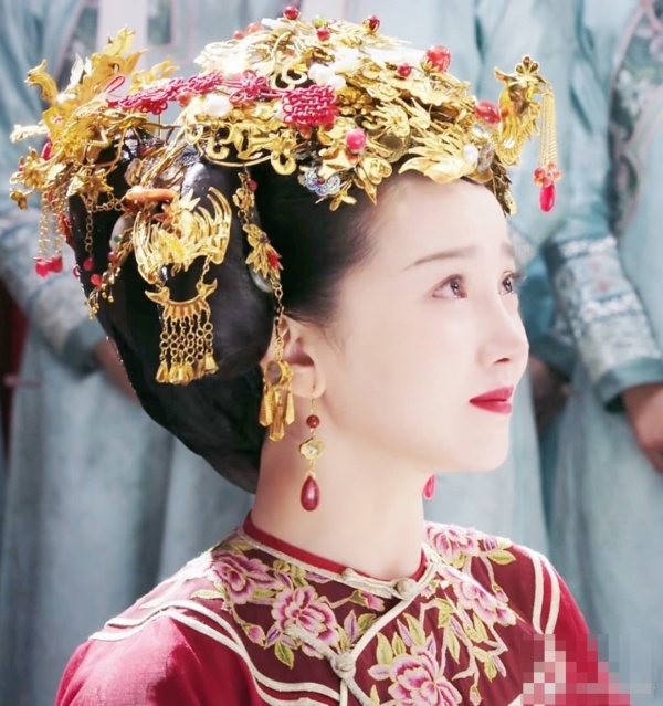 《斛珠夫人》终于公布角色海报，女主杨幂虽美