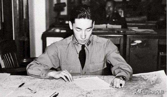 蒋纬国婚姻悲剧：娶了年轻20岁的后妻,却难忘旧