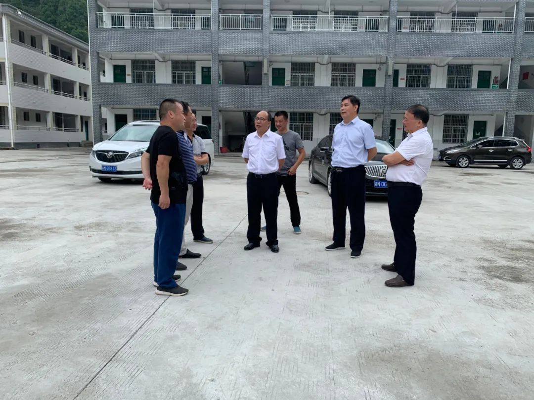 ​蒋丙生深入沅陵县开展义务教育“一法一办法”执法检查