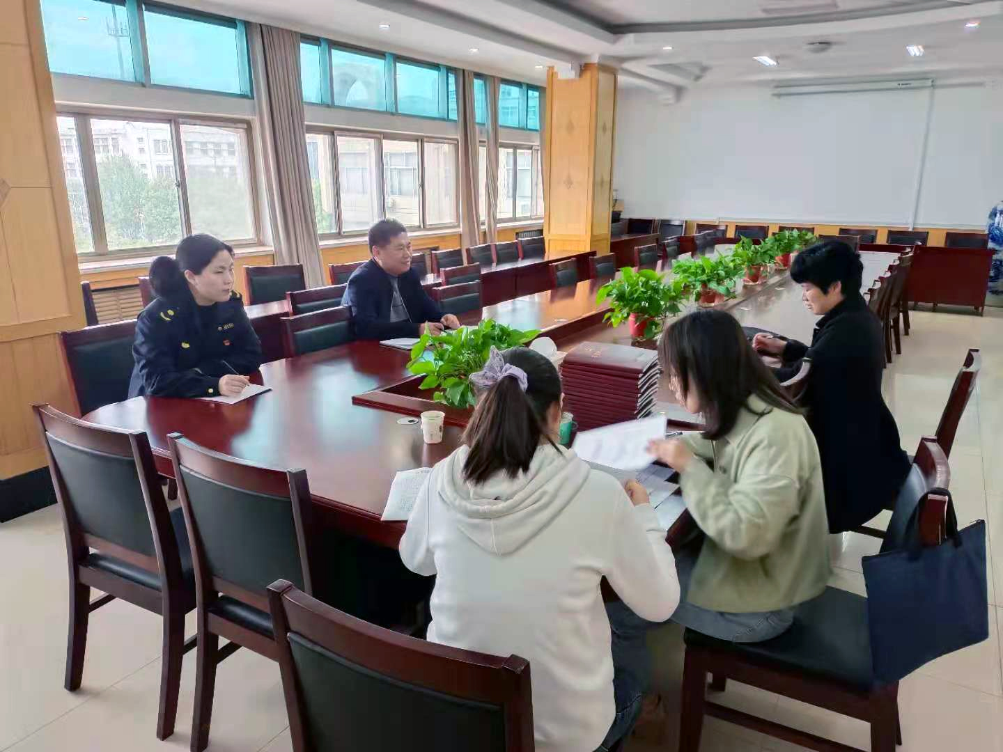 临沭县委党史巡回指导组到县综合行政执法局指导党史学习教育工作