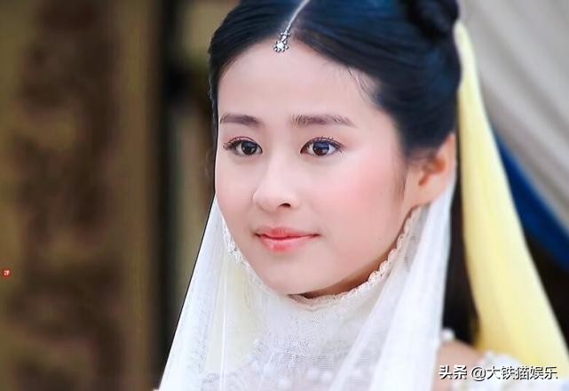 嘴歪也好看的女星，只服这5位，难怪于正说所有美人嘴都是歪的
