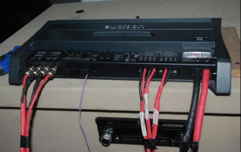 汽车音响改装从入门到精通（第十八课）：汽车音响安装功放调试