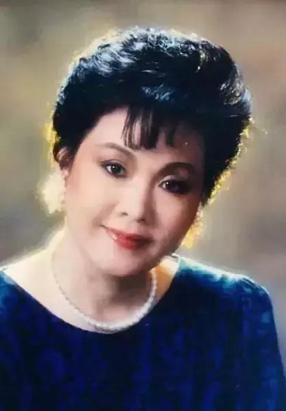 图为李谷一早年照片图为李谷一早年照片图为李谷一早年照片图为李谷一