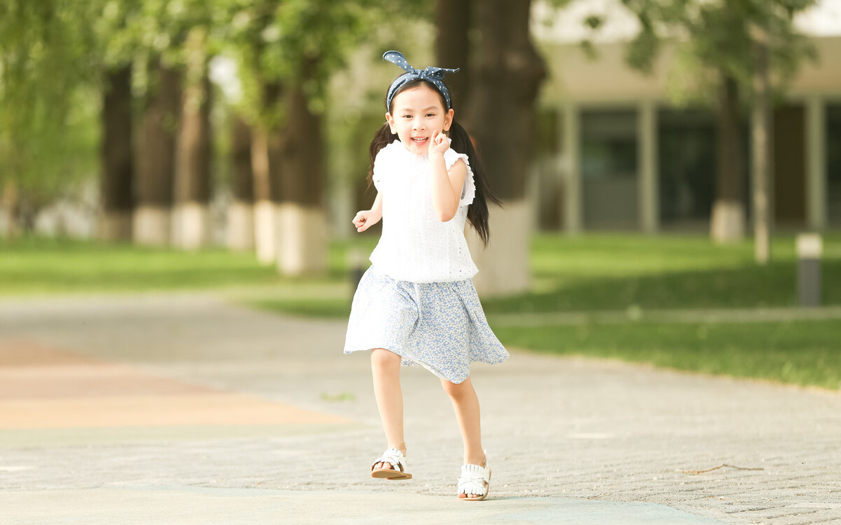 李玫瑾：家有女宝，父母谨记4句忠告，将来孩子能少走更多的弯路