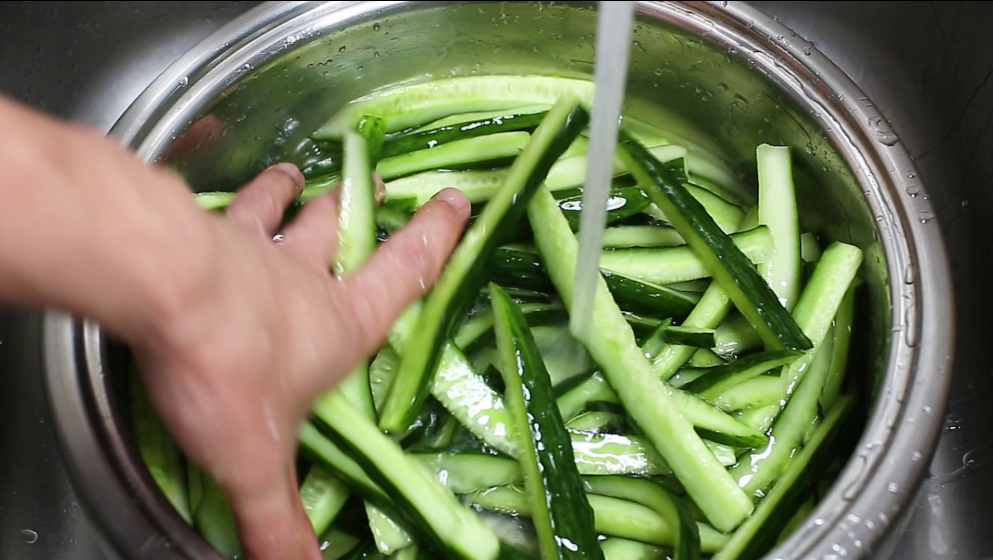图片[6]-厨师长教你做一道炝拌黄瓜，开胃解馋、清脆爽口，秘制5斤不够吃-起舞食谱网