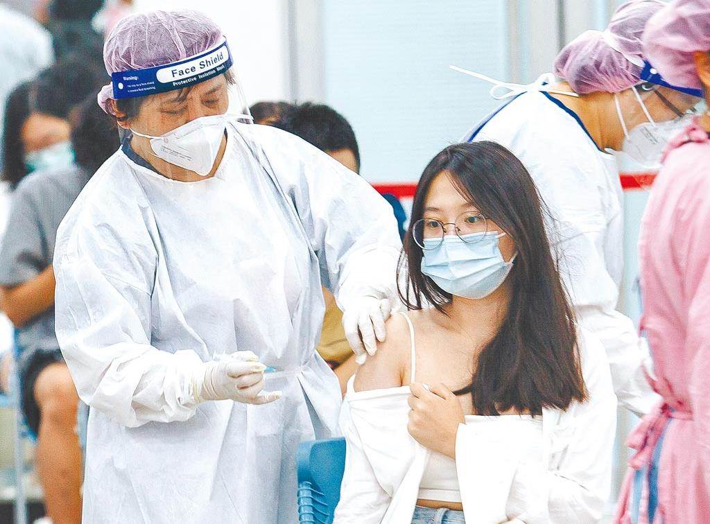 台灣打疫苗嚴重不良反應1天暴增82件其中3人死亡