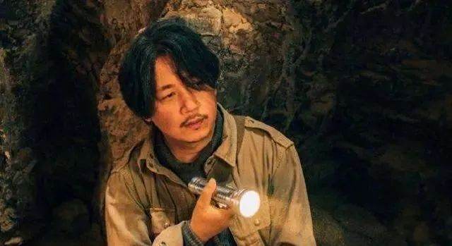 潘粤明连签5部鬼吹灯，为什么不选择之前合作过的靳东呢？