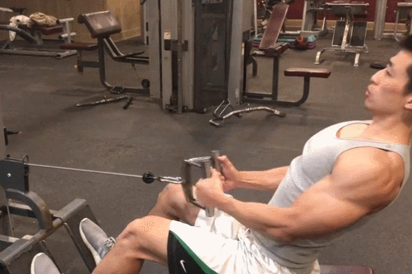 一代影后郝蕾，是怎么从初恋少女变臃肿阿姨的