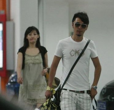 2009年，孙楠为了潘蔚和买红妹离婚，如今50岁买红妹过得又怎样？