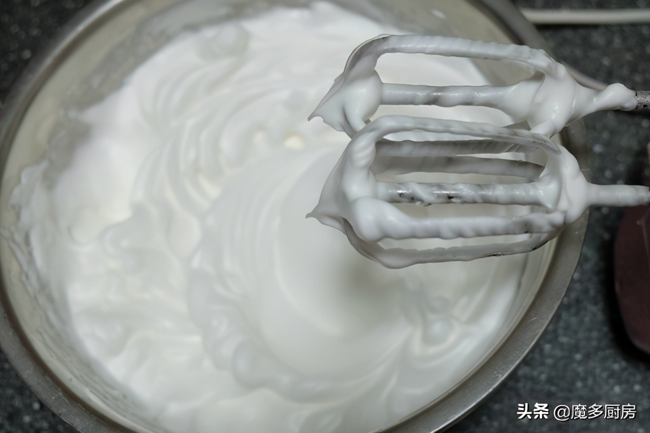 早餐蛋糕自己做，用料簡單做法更簡單，不用烤箱更輕鬆，香甜美味