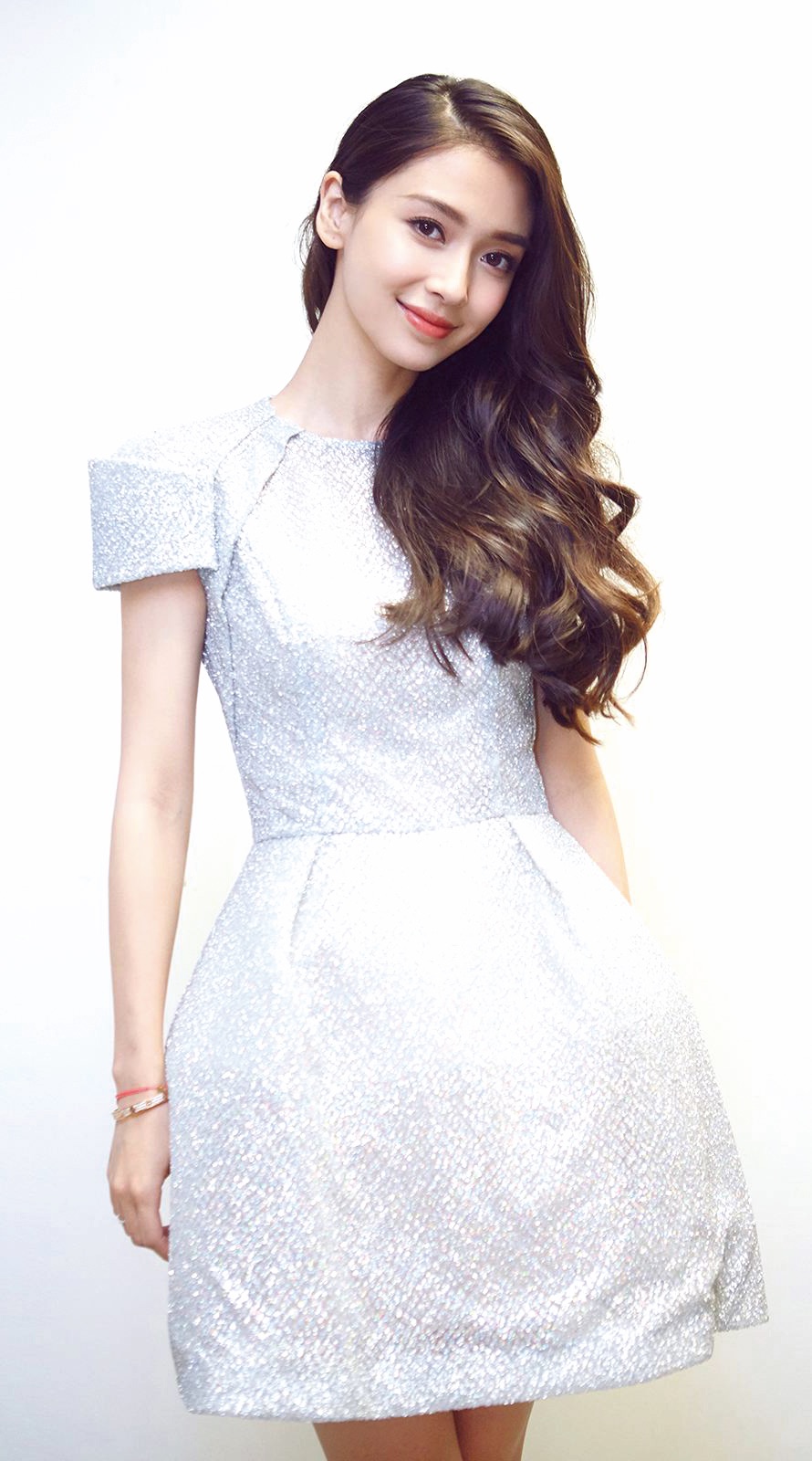 Angelababy要摆脱黄晓明做娱乐圈新“教母”？