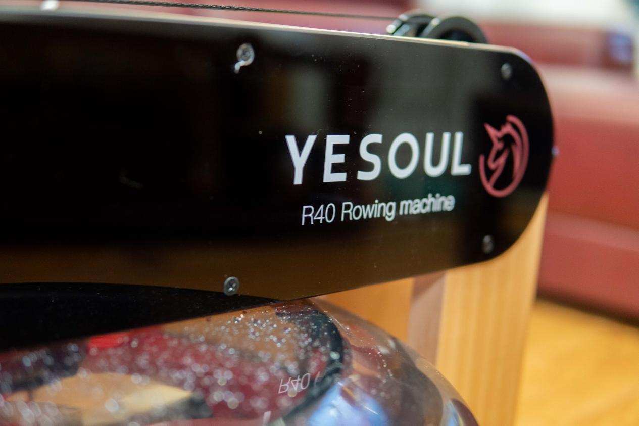 宅家运动，既要科学又要享受，野小兽R40划船机英伦运动体验