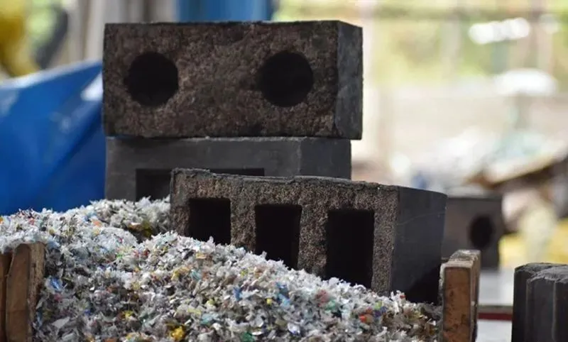 变废为宝，塑料废料制成的砖块，这才是绿色建筑可持续材料