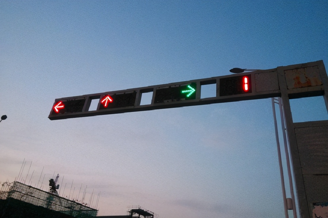 图片[7]_时隔4年的红绿灯改版 新版红绿灯取消读秒 一不小心就要扣6分_5a汽车网