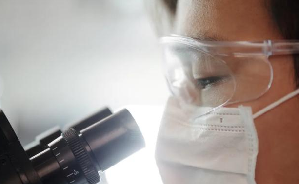 中科院每月工资9000，国外研究机构出百万年薪，