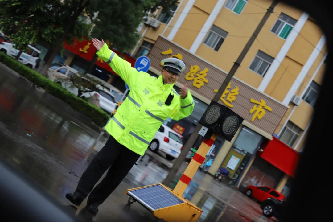 暴风骤雨中，群众需要的地方就是他们前行的方向