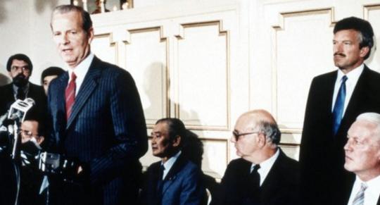 美国人的巨大疑问：为啥日本经济只是停滞，而不是崩溃？