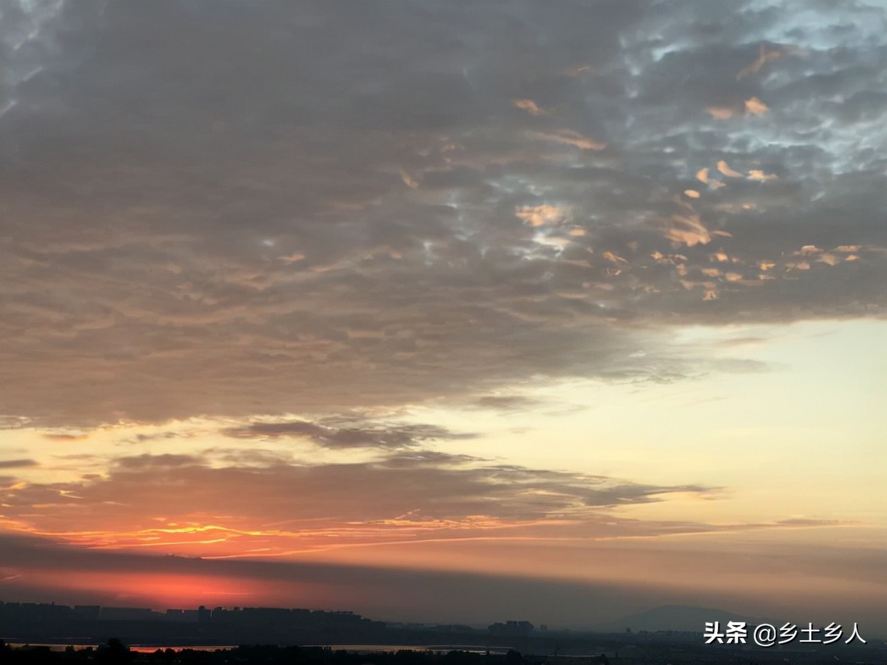 今年八月十七秋分，俗语：“秋分秋不分，来年人吃黑”，啥意思？