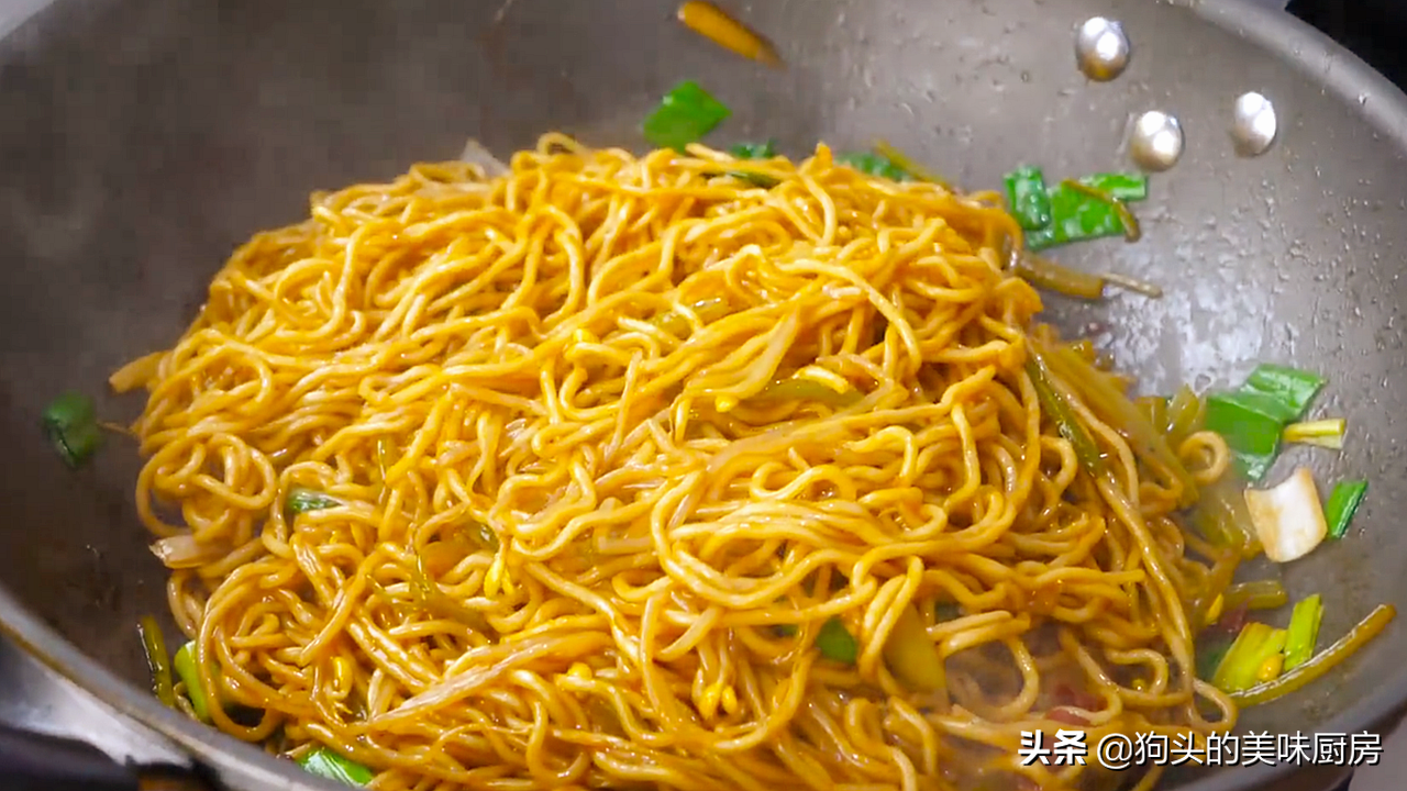 麵條別煮著吃了，教你一個做法，我家一周能吃上6回，比肉還香