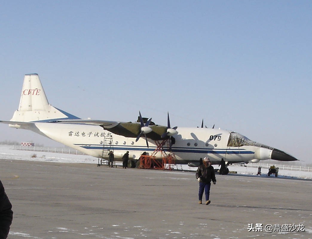 從運8系列飛機的改進改型看我國特種飛機的改裝