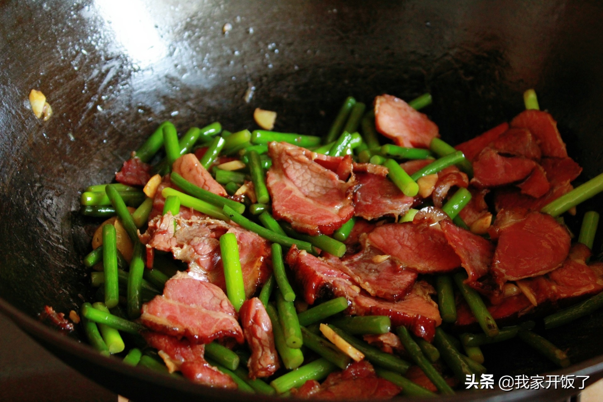 《中餐厅4》张亮做的这道菜，下锅随便一炒真叫香，米饭连扒了3碗