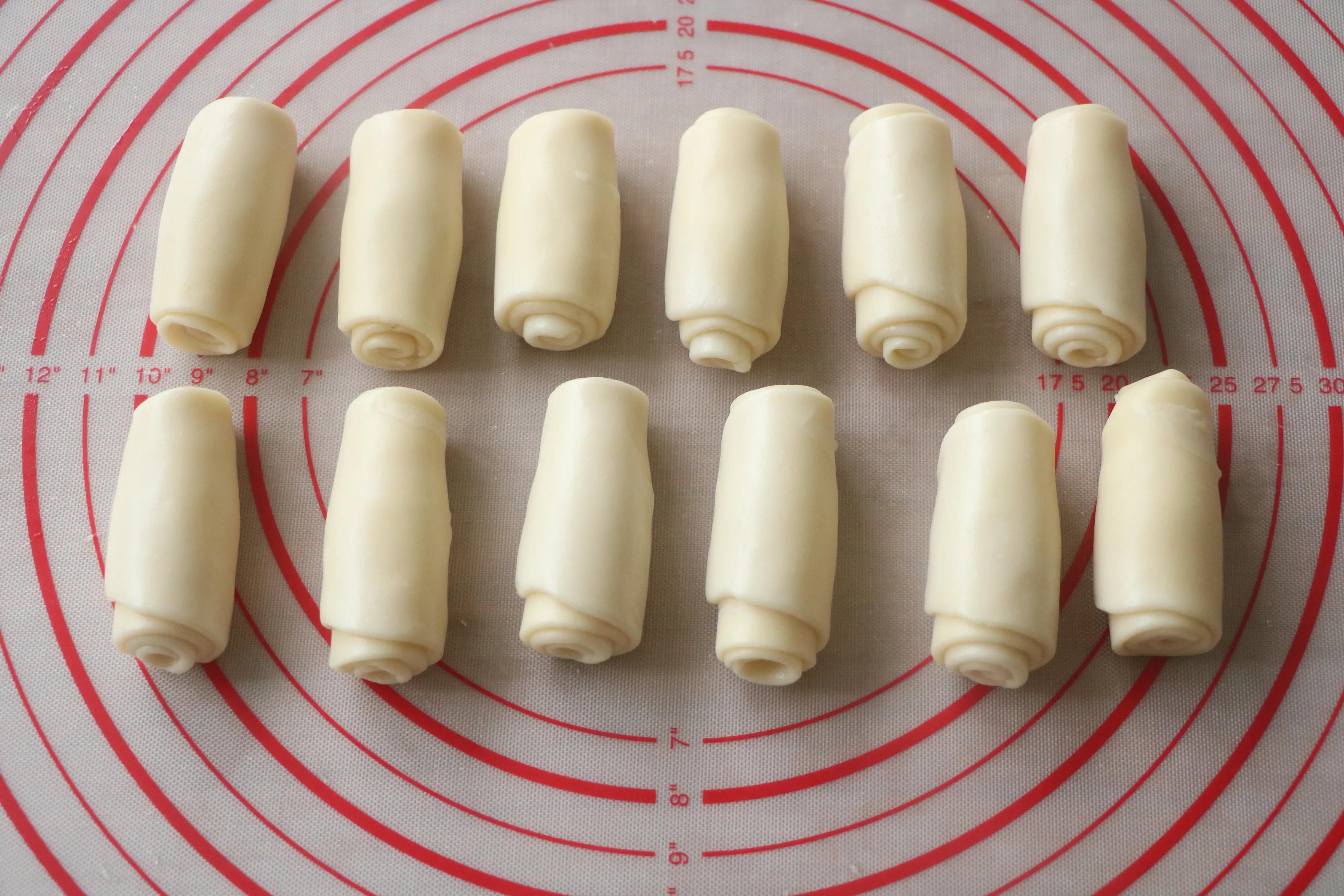 豪华版拉丝蛋黄酥，咬一口根本停不下来，教你不破酥不爆口的技巧