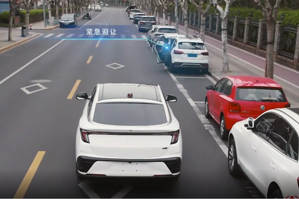 华为也下场“造车”，水平到底如何？
