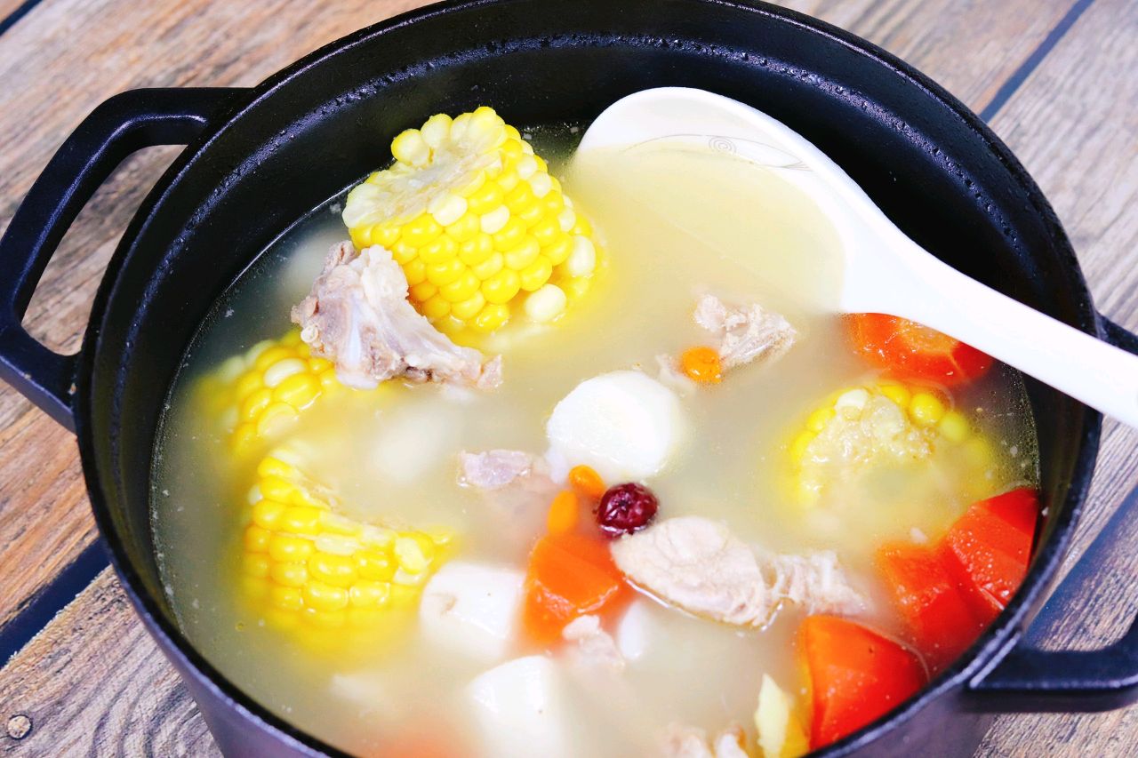 秋天适合喝的一款汤，驱寒又健脾胃，常喝一年四季身体好，不长病