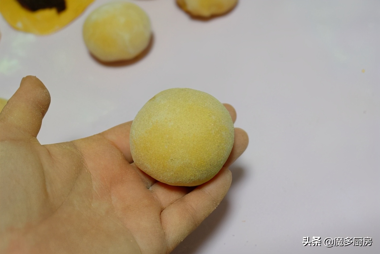 早起一小時，蒸一盤好吃又好看的豆沙包，不放水不加糖，香軟誘人