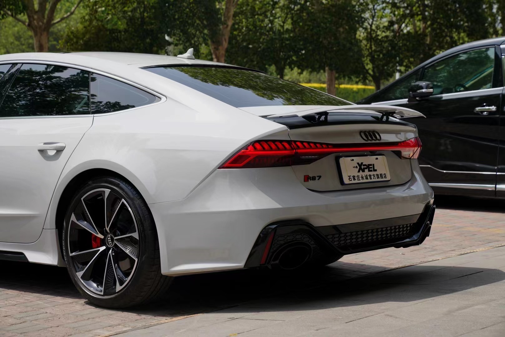 石家庄奥迪a7改装rs7包围火山灰改色膜