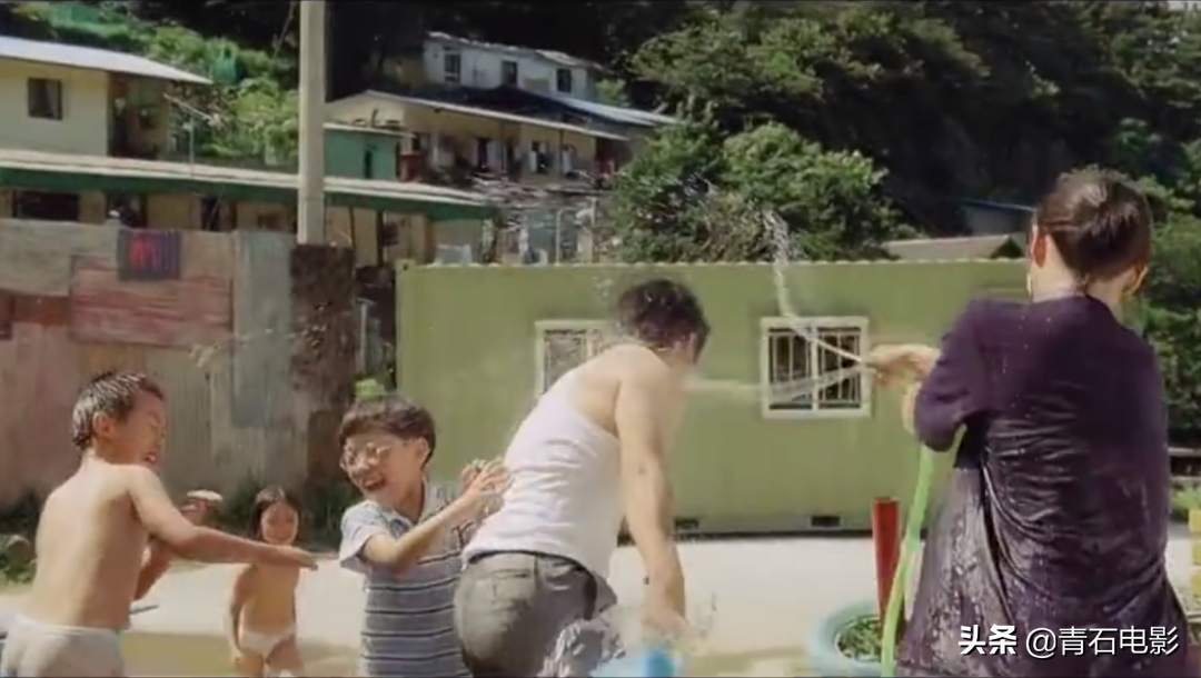 韩国女神河智苑，出道爱拍鬼片和动作片，为一