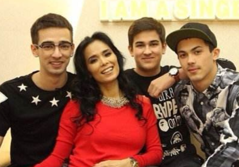 韦唯的三个儿子，两个是北大学霸一个成拳击冠军，网友：怎么教的