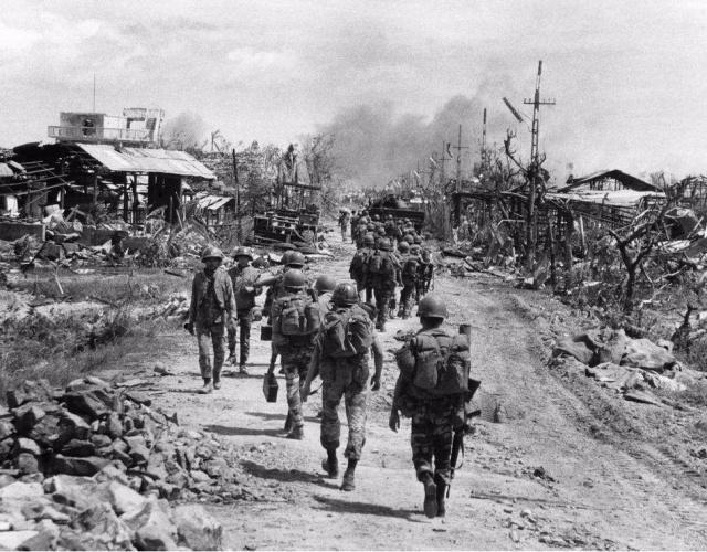 美国打了十年越战，为何宁愿战败也不用核武器