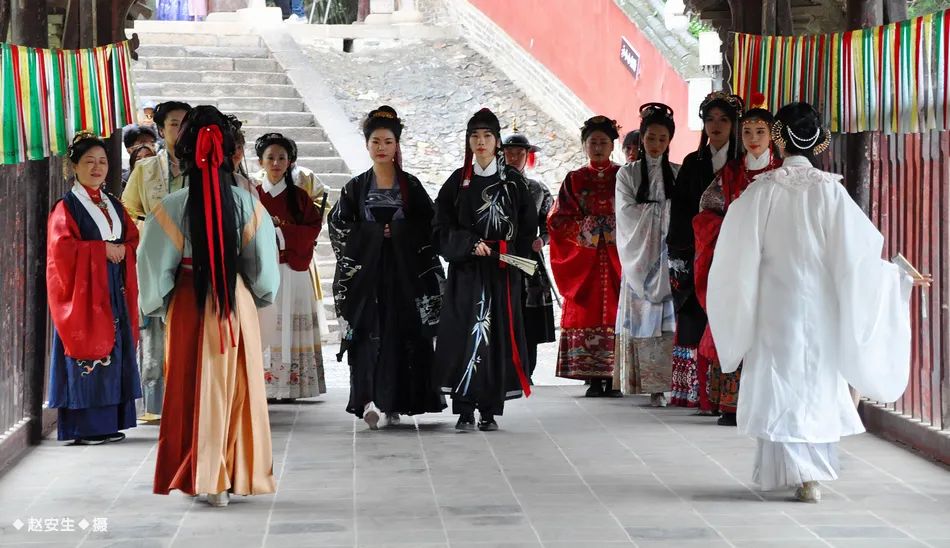 國(guó)風(fēng)盛宴，無(wú)你不歡！天水玉泉觀大景區(qū)開啟古風(fēng)古韻模式