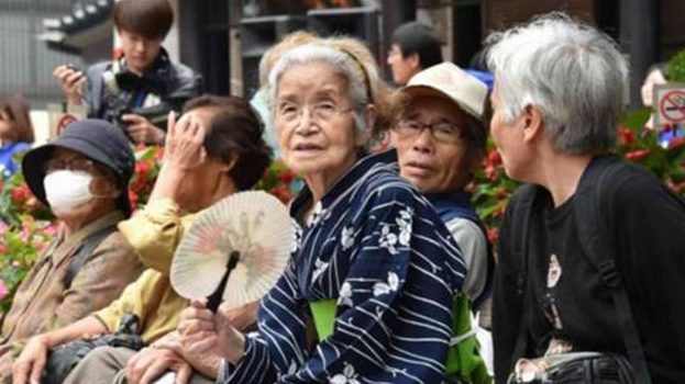 新加坡国父李光耀：我对日本的未来十分悲观，日本注定走向平庸